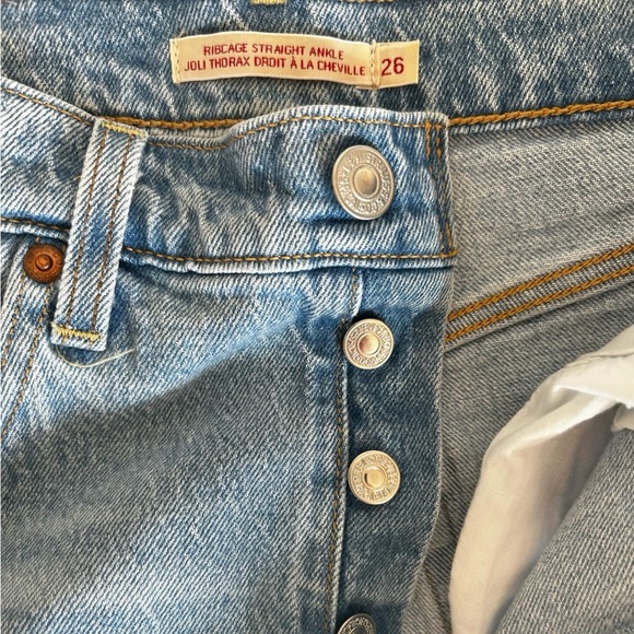 Levi’s Ribcage jeans - Picture 3 of 5